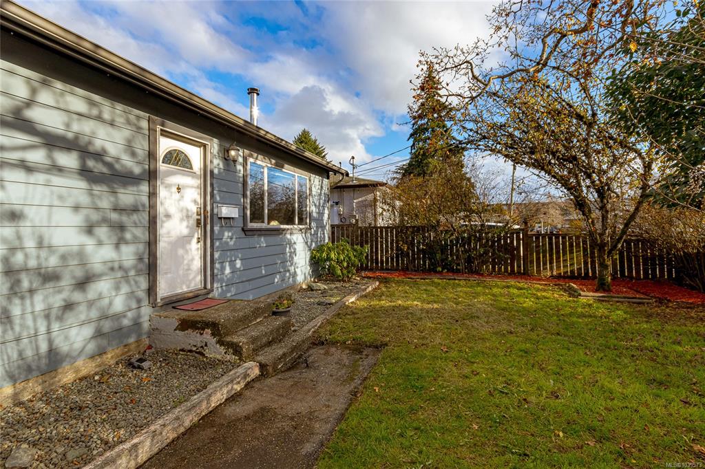 Fourth View of 932 Bray Ave, Langford, BC, V9B 2T1