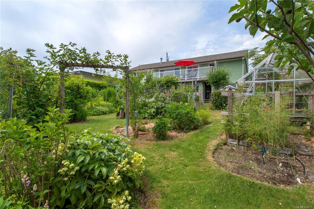 Third View of 371 Mclean St, Campbell River, BC, V9W 2M7