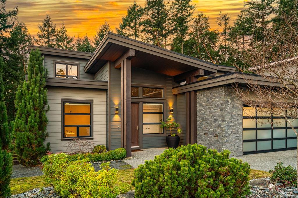 266 Crestline Terr, 1039583, BC,