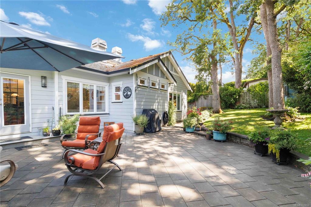 Fourth View of 783 Rogers Way, Saanich, BC, V8X 5L1