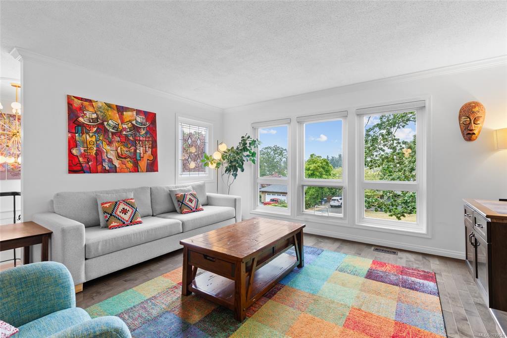 Fifth View of 1644 Barksdale Dr, Saanich, BC, V8N 4Z8