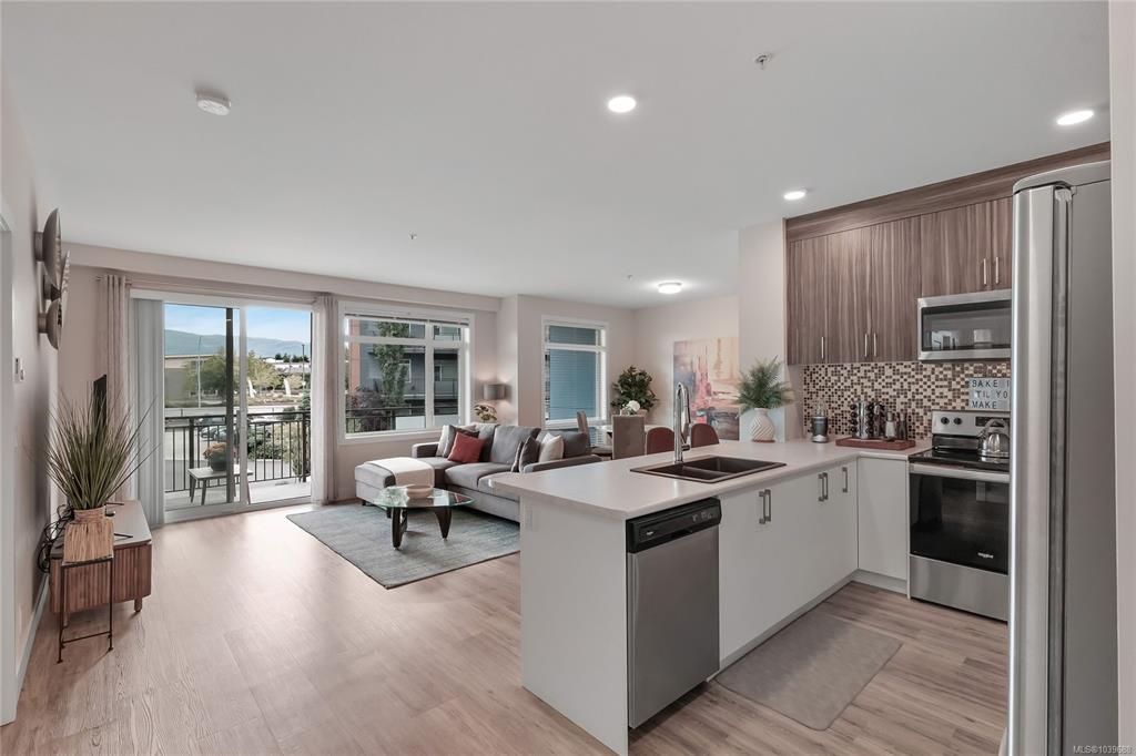 6544 Metral Dr, 1039688, BC,