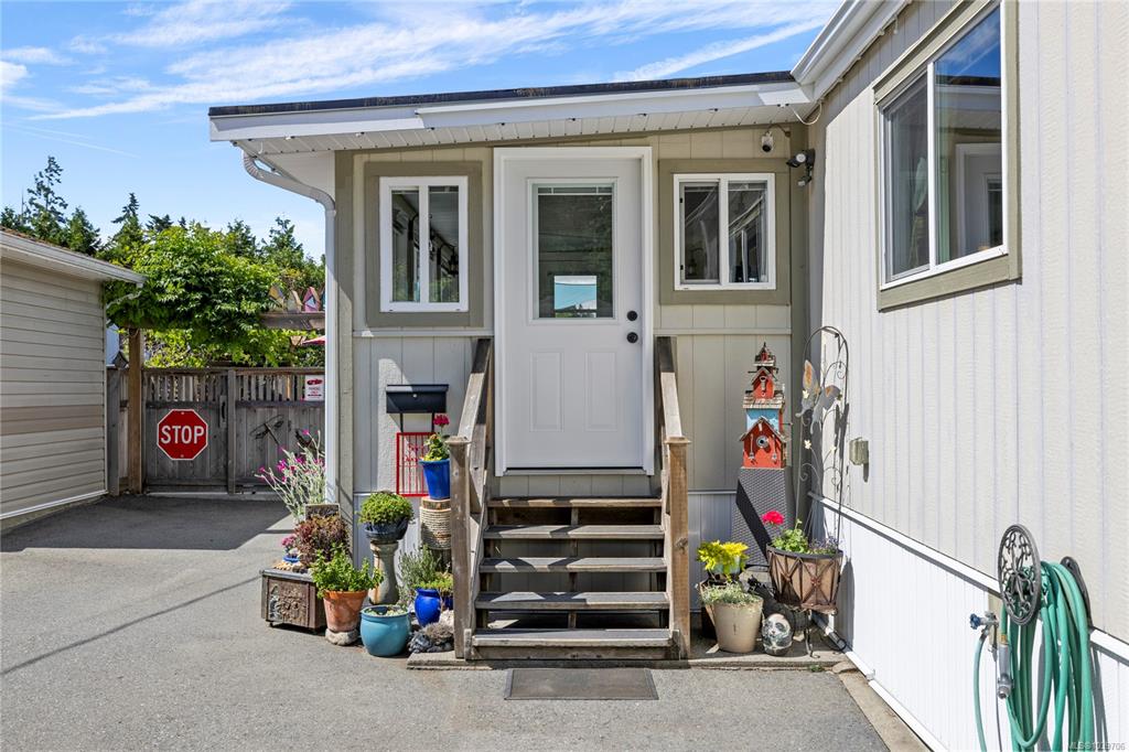 Fifth View of 1572 Seabird Rd, CASSIDY MOBILE HOME PARK, Cassidy, BC, V9G 1L3