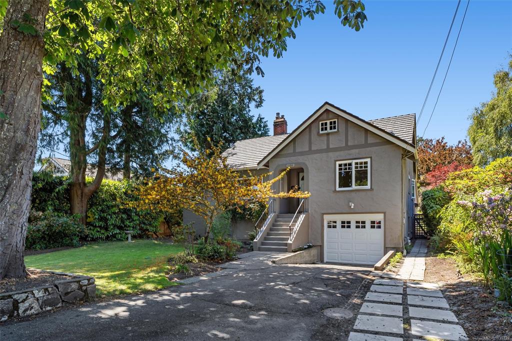 1166 Transit Rd, 1039732, BC,