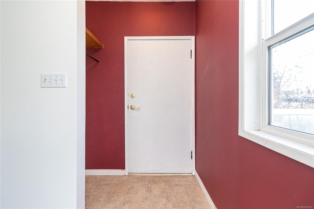 Fourth View of 3433 Bethune Ave, Saanich, BC, V8X 1W1