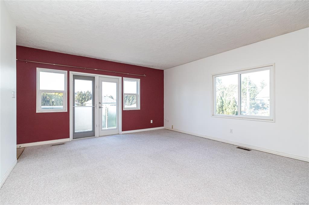 Fifth View of 3433 Bethune Ave, Saanich, BC, V8X 1W1