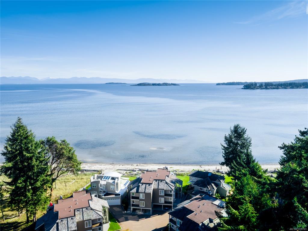1059 Tanglewood Pl, 1039763, BC,