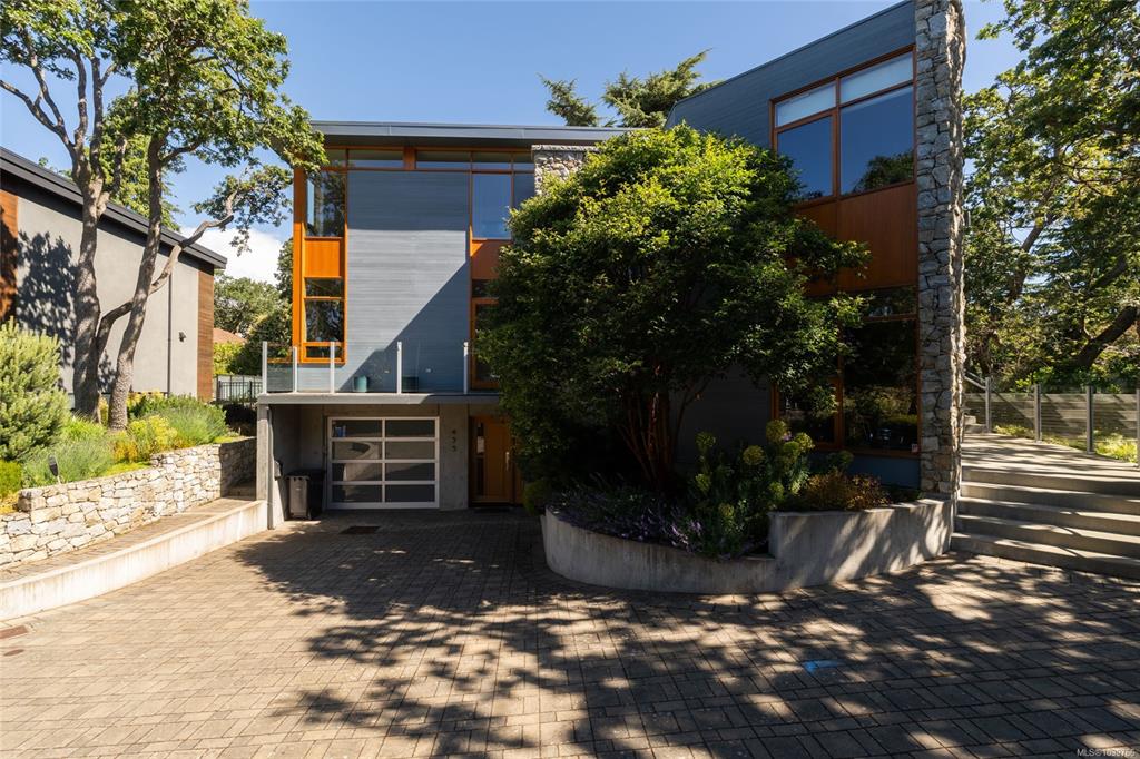 Fourth View of 435 Chadwick Pl, Victoria, BC, V8S 1H4