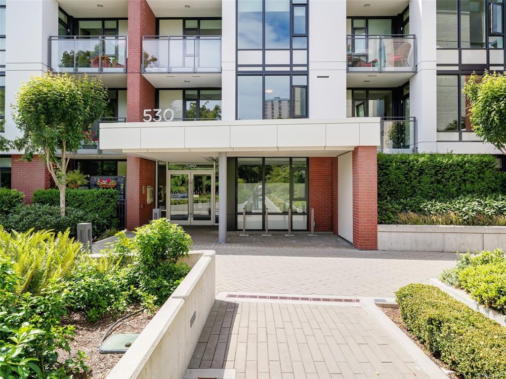 Main View of 530 Michigan St N, Victoria, BC, V8V 0G2
