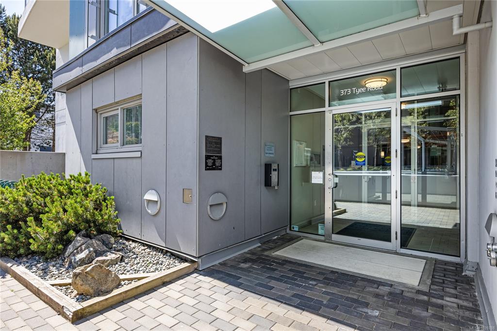 Fifth View of 373 Tyee Rd, Victoria, BC, V9A 0B3