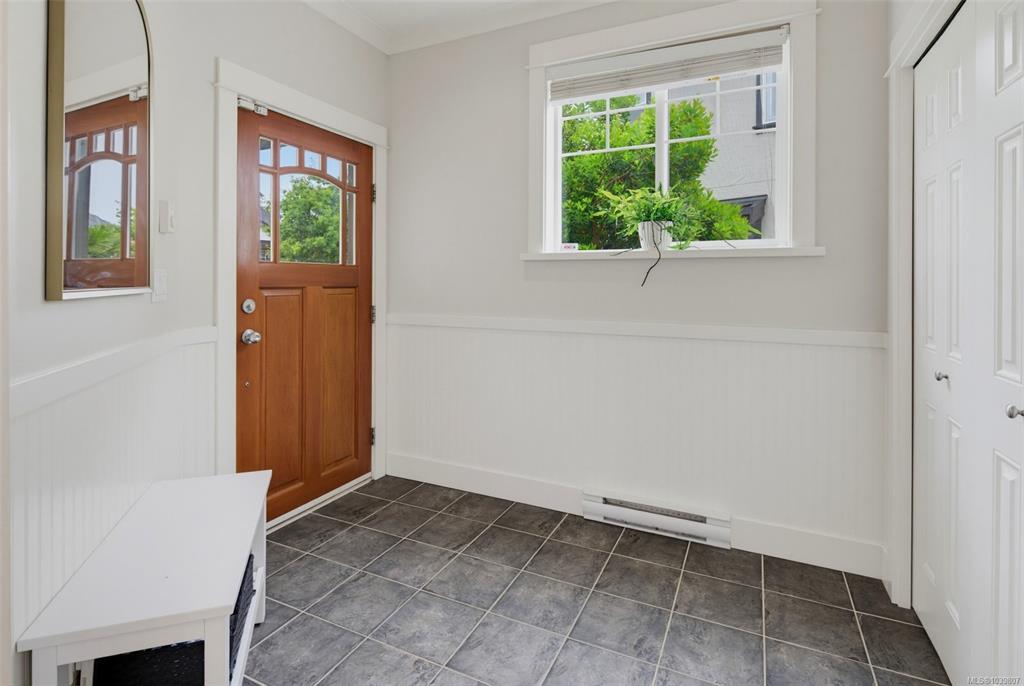 Fourth View of 3979 South Valley Dr, Saanich, BC, V8Z 7Z1