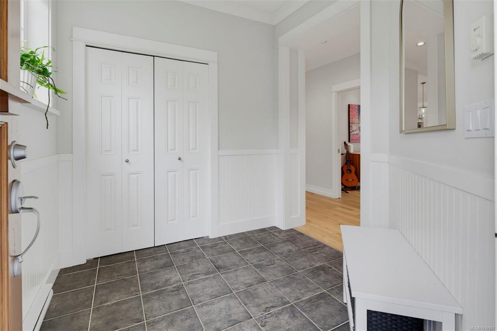Fifth View of 3979 South Valley Dr, Saanich, BC, V8Z 7Z1