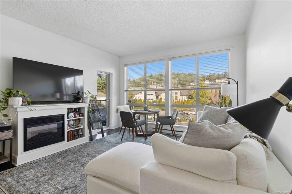 627 Brookside Rd, 1039812, BC,