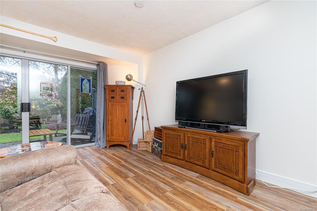 Fourth View of 5110 Cordova Bay Rd, Cordova Bay Beach Estates, Saanich, BC, V8Y 2K5