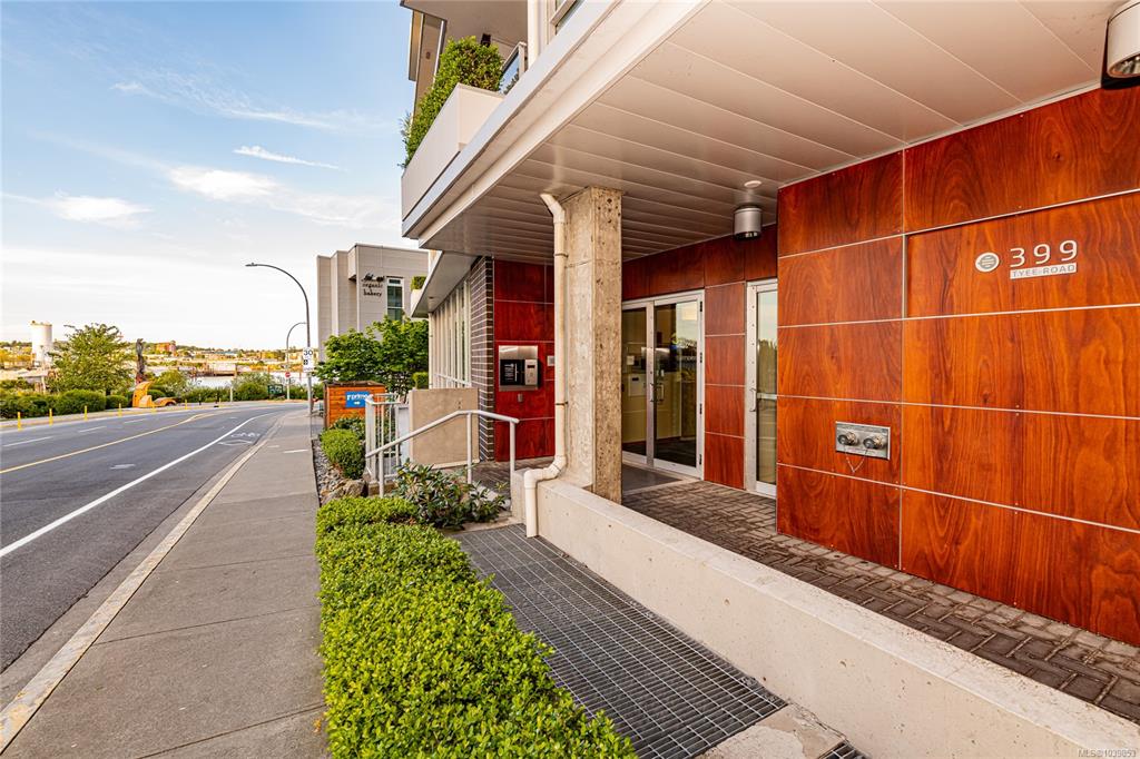Fourth View of 399 Tyee Rd, Victoria, BC, V9A 0A8