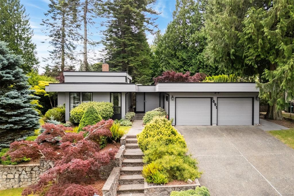 1691 Cresswell Dr, 1039878, BC,
