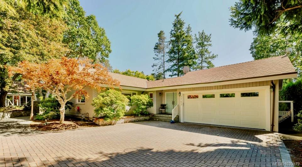 Third View of 2763 Arbutus Rd, Saanich, BC, V8N 5X8