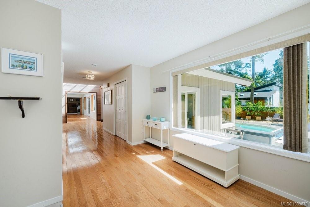 Fifth View of 2763 Arbutus Rd, Saanich, BC, V8N 5X8
