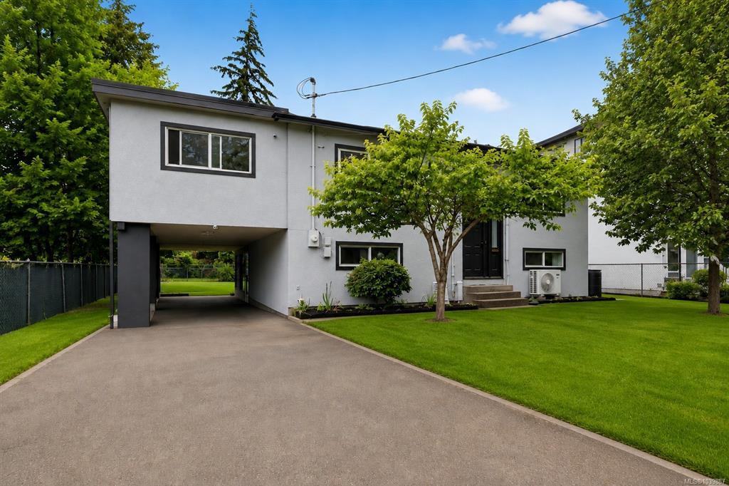 MLS® listing #31529289 for sale located at 2728 Strathmore Rd