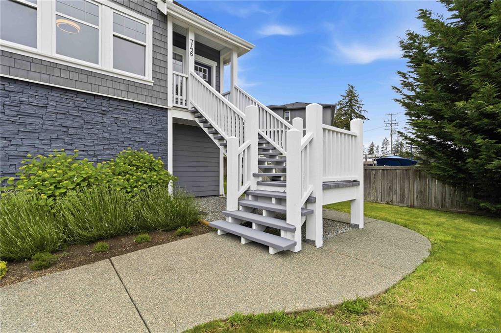 Fifth View of 746 Bear Mountain Pkwy, Langford, BC, V9B 6V1