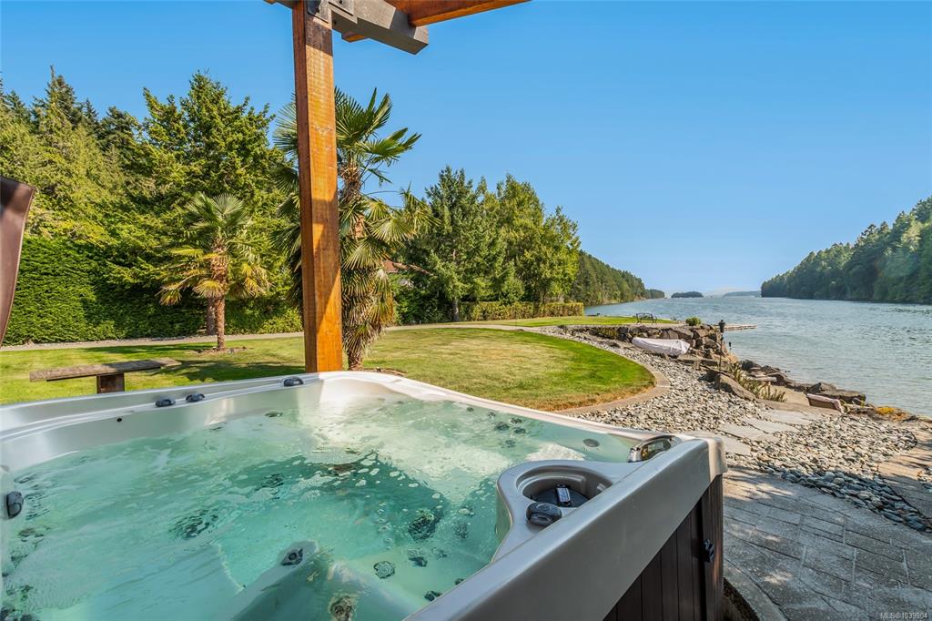 4718 4720 Shell Beach Rd, 1039904, BC,