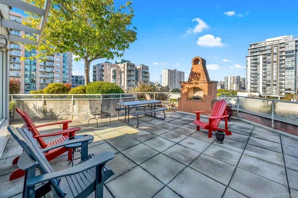 Third View of 1030 Yates St, Victoria, BC, V8V 5A7