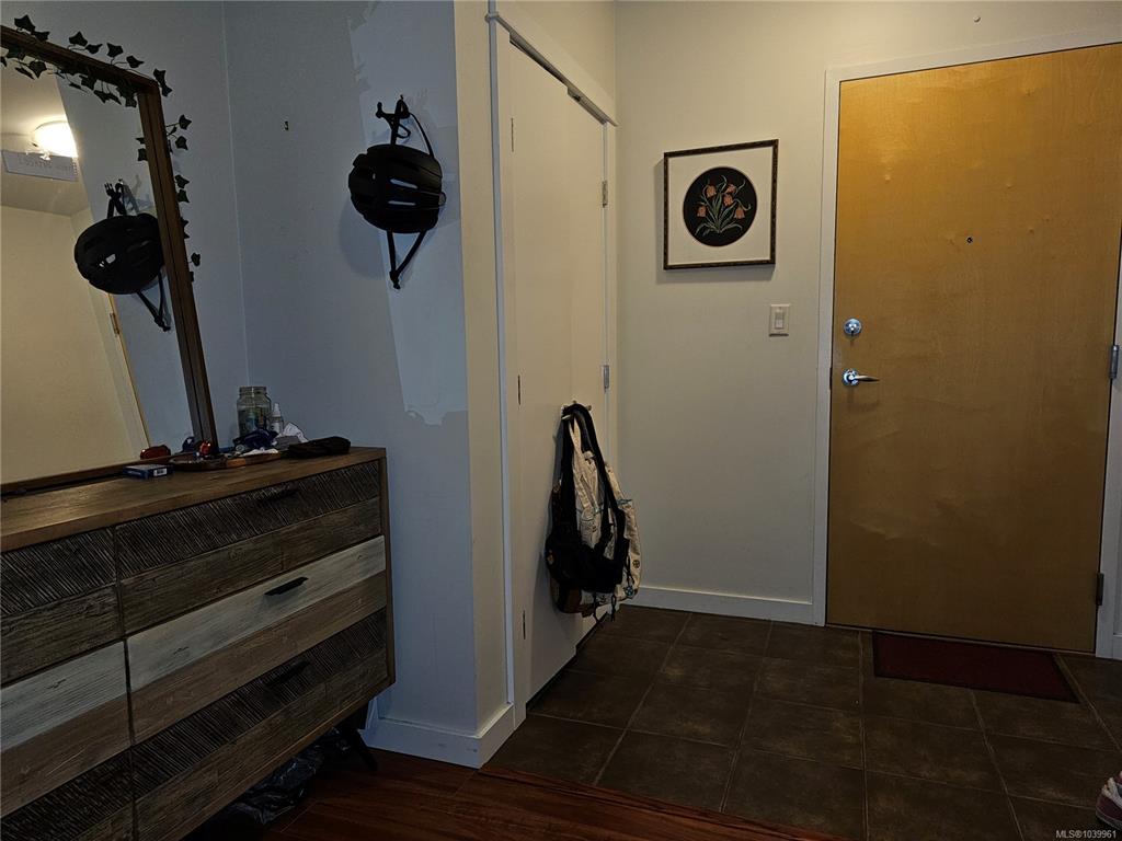 Fifth View of 1030 Yates St, Victoria, BC, V8V 5A7