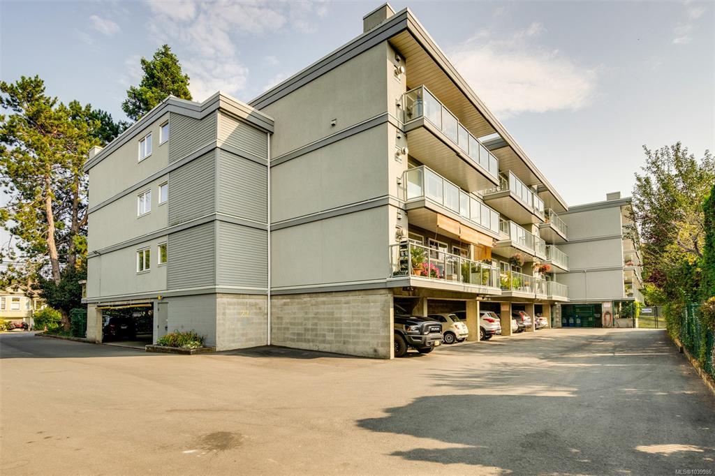 Fourth View of 2022 Foul Bay Rd, Woodbridge, Victoria, BC, V8R 5A9
