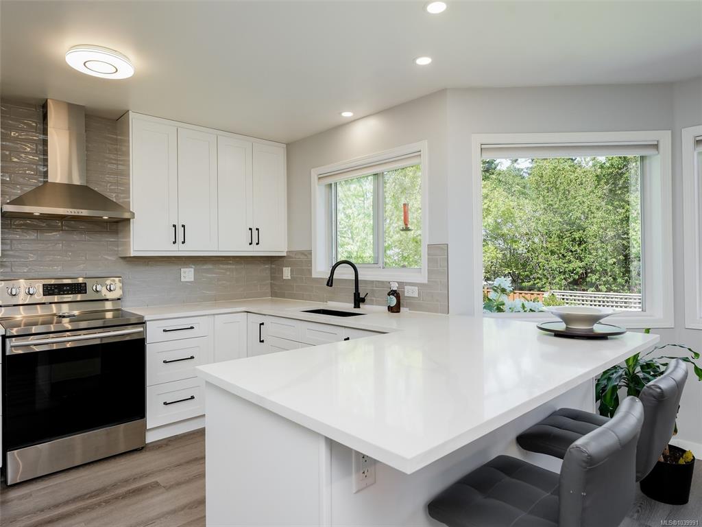 Fifth View of 4256 Ponderosa Cres, Saanich, BC, V8Z 7G2