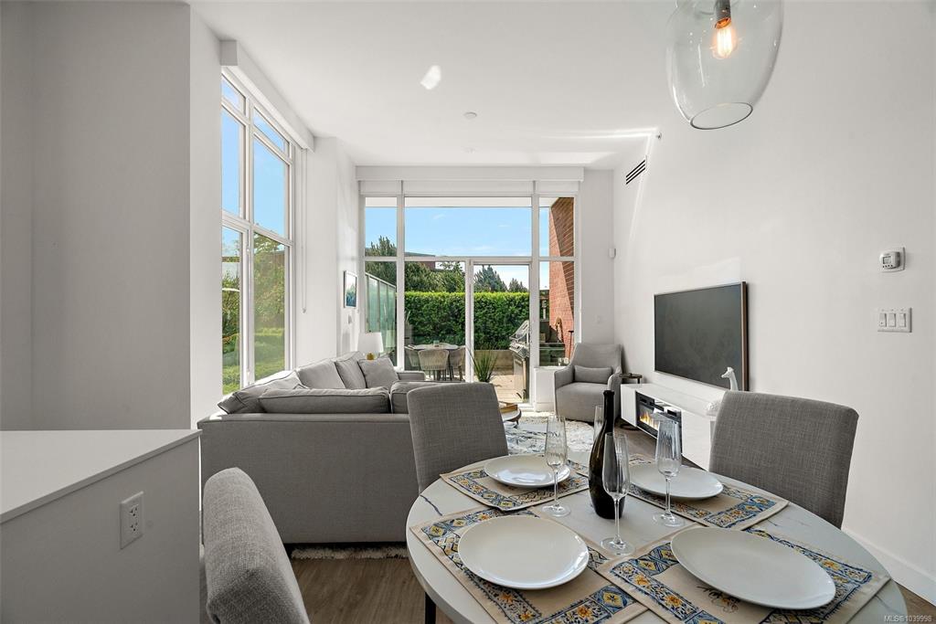 Fifth View of 70 Saghalie Rd, Victoria, BC, V9A 0G9