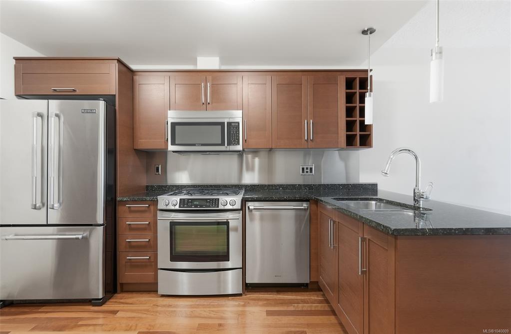 Fourth View of 737 Humboldt St, Victoria, BC, V8W 1B1