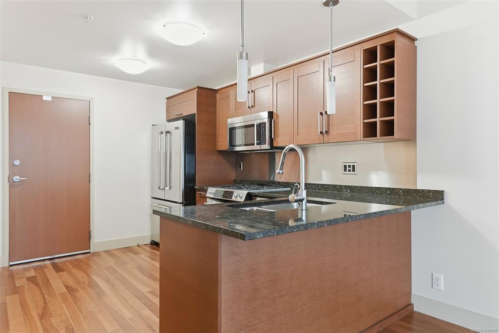 Fifth View of 737 Humboldt St, Victoria, BC, V8W 1B1