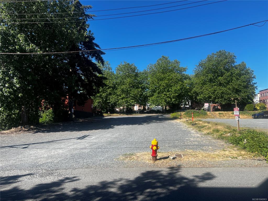 Fifth View of 352 Wesley St, Nanaimo, BC, V9R 2T6