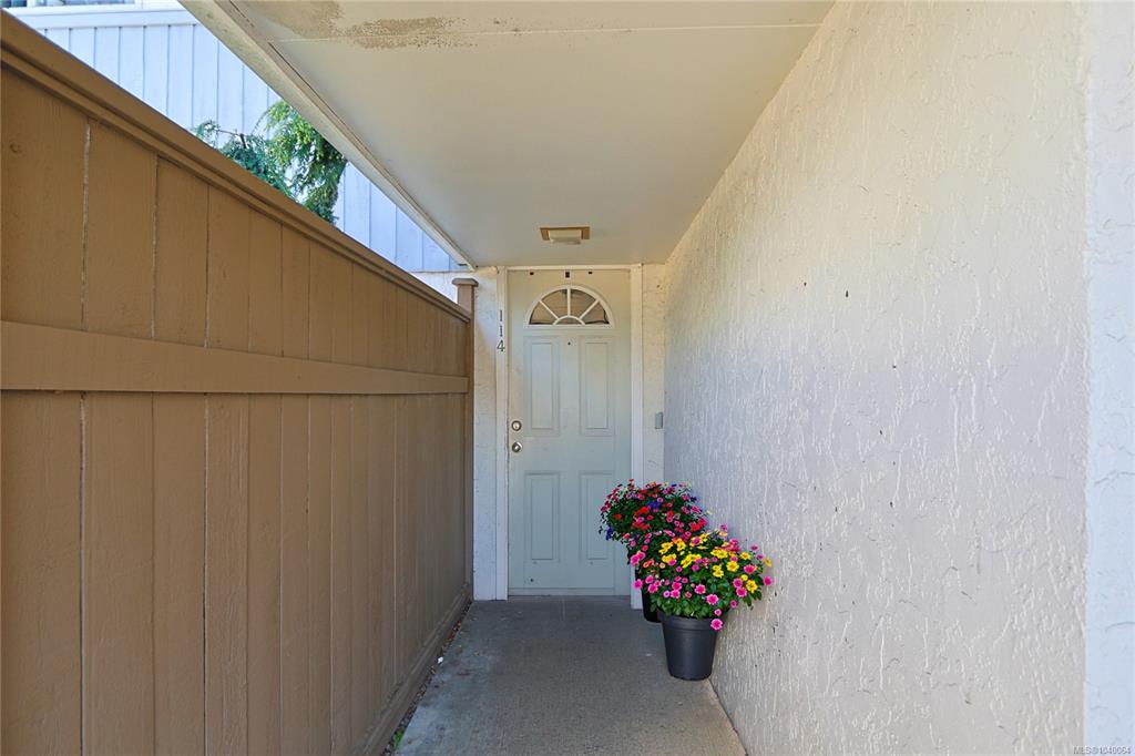 Fourth View of 724 Sea Terr, Sea Terrace, Victoria, BC, V9A 3R6