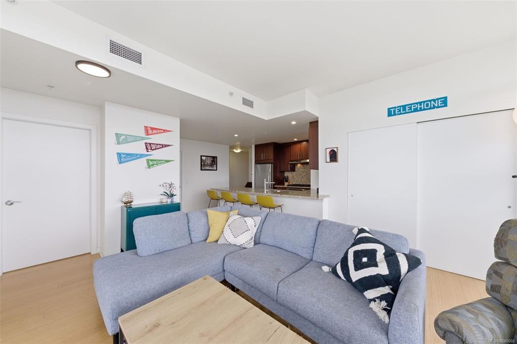 Fifth View of 379 Tyee Rd, Balance, Victoria, BC, V9A 0B4