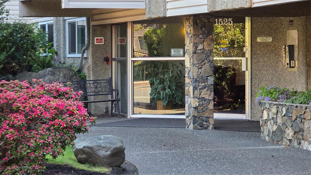 Third View of 1525 Hillside Ave, Victoria, BC, V8T 2C1
