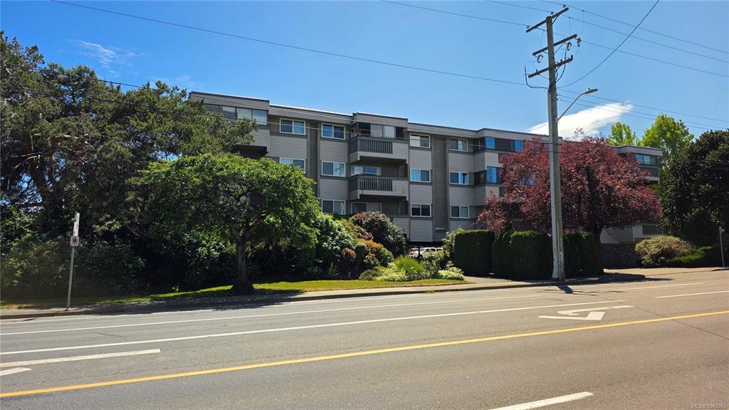 Fourth View of 1525 Hillside Ave, Victoria, BC, V8T 2C1