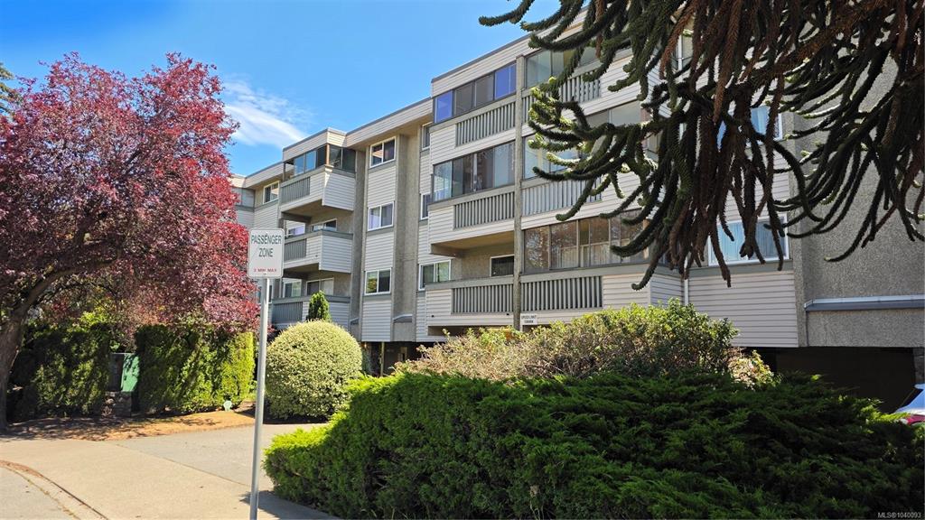 Fifth View of 1525 Hillside Ave, Victoria, BC, V8T 2C1