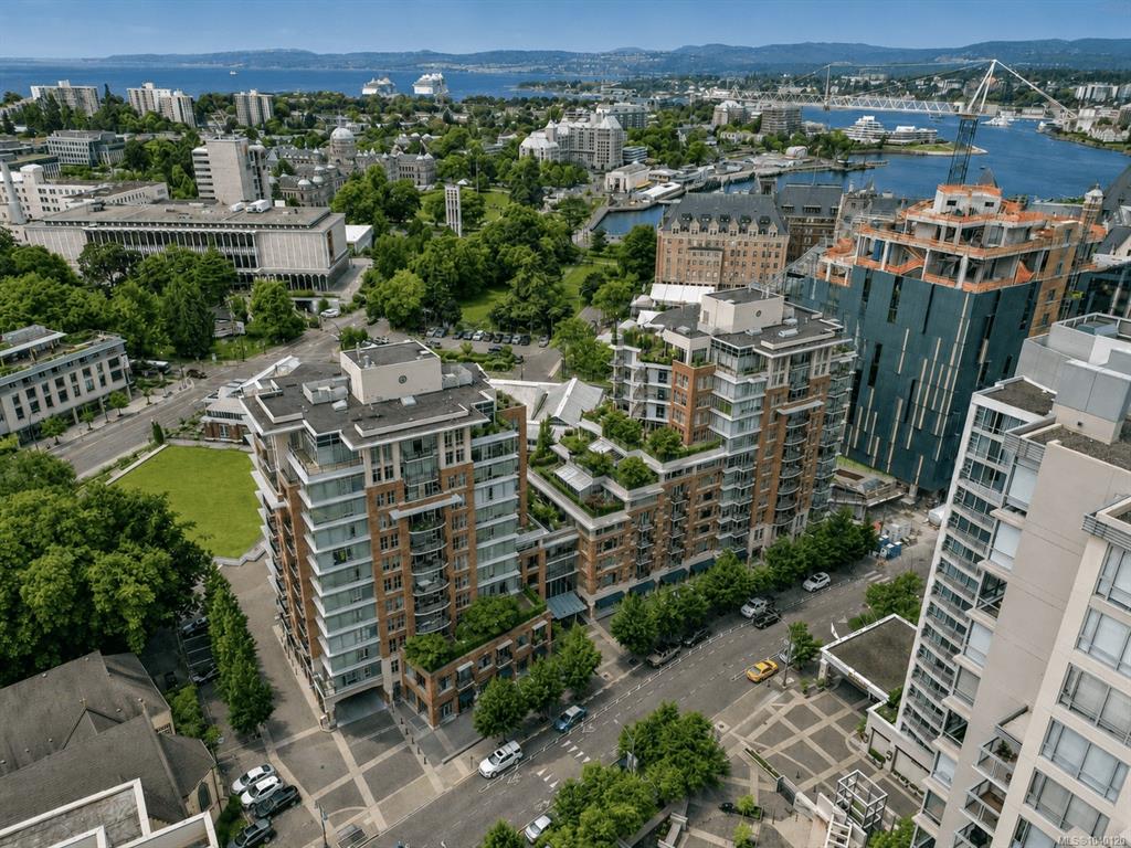 Third View of 737 Humboldt St, Aria, Victoria, BC, V8W 1B1