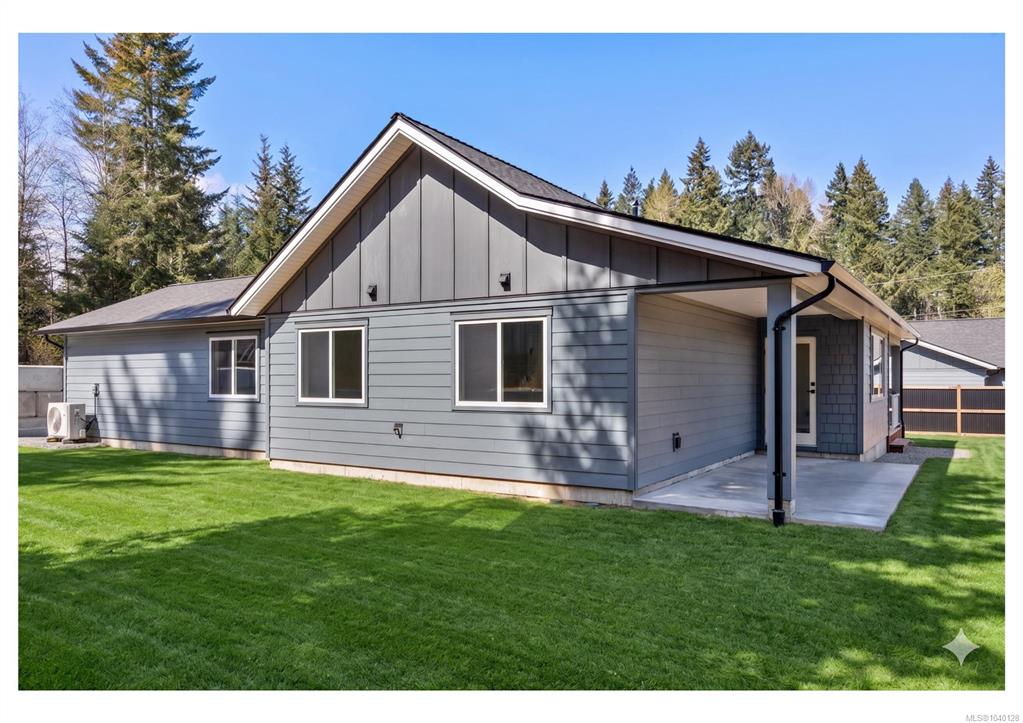 Third View of 1965 Wilfred Rd, Black Creek, BC, V9J 1J8