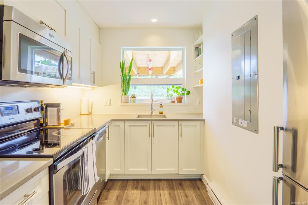 605 Gibson St, 1040132, BC,