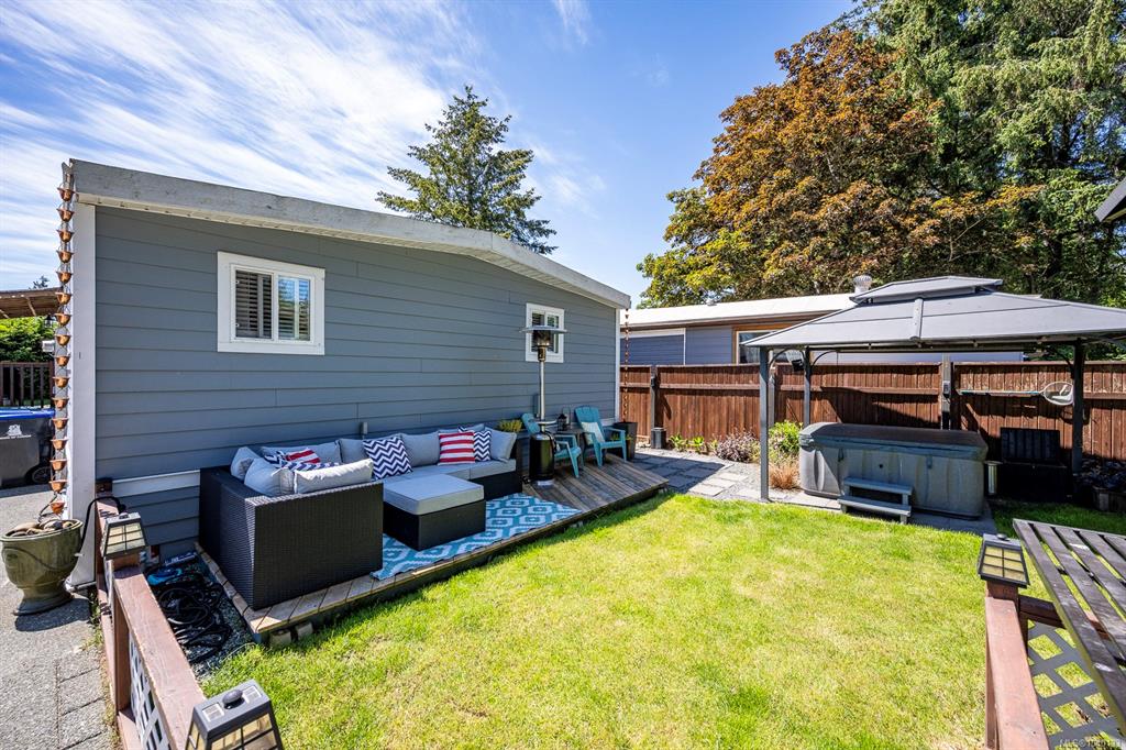 Fourth View of 2102 Stadacona Dr, Comox, BC, V9M 3P7