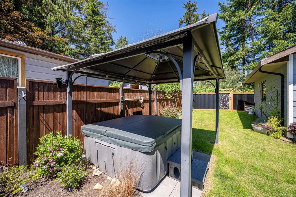 Fifth View of 2102 Stadacona Dr, Comox, BC, V9M 3P7