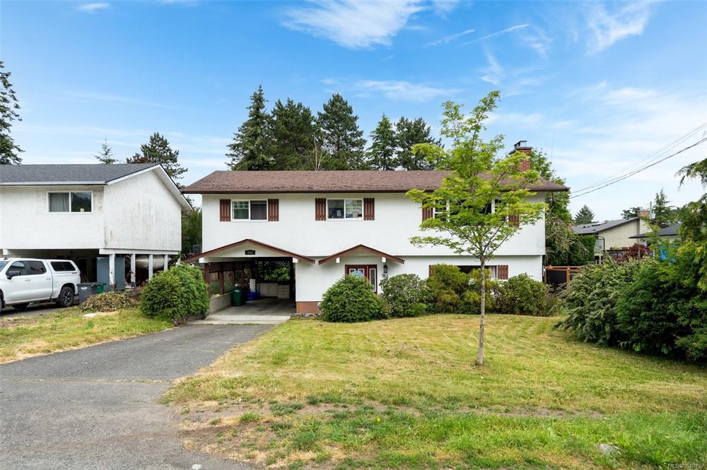 Second View of 944 Mcbriar Ave, Saanich, BC, V8X 3L9