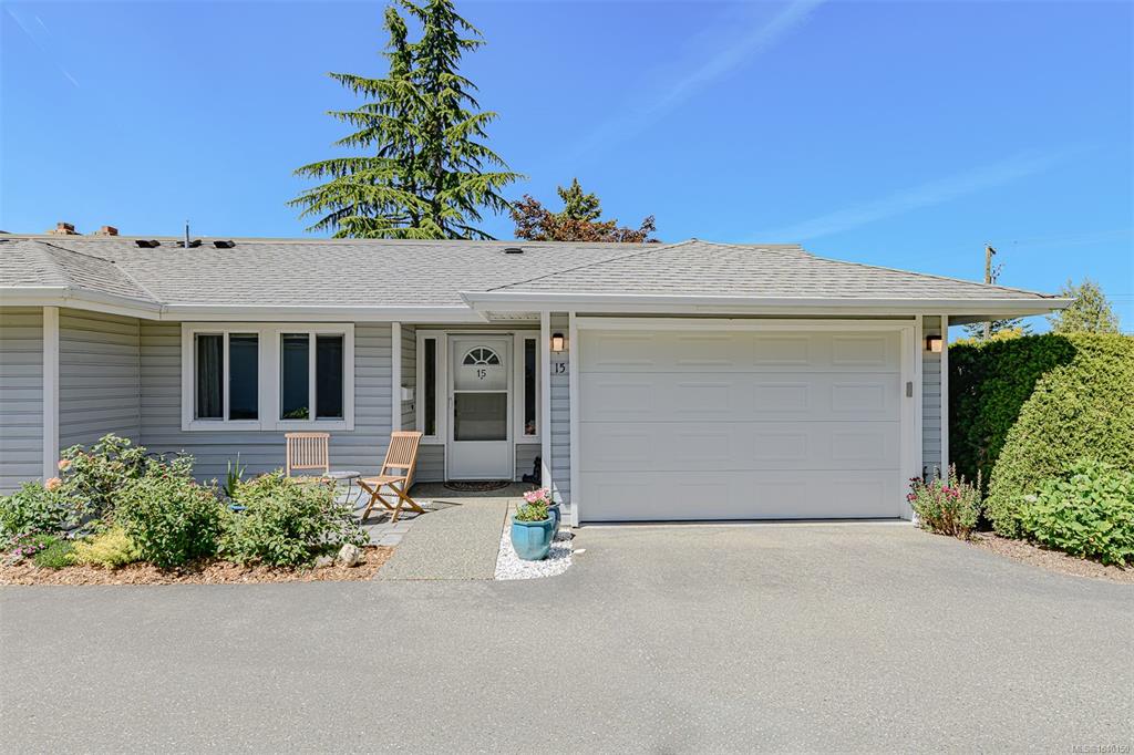 Fourth View of 3966 Cedar Hill Cross Rd, Chelsea Village, Saanich, BC, V8P 4R5