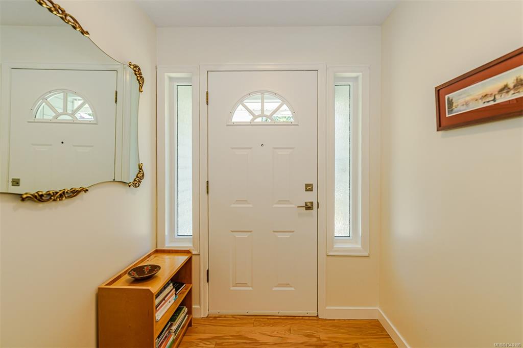 Fifth View of 3966 Cedar Hill Cross Rd, Chelsea Village, Saanich, BC, V8P 4R5