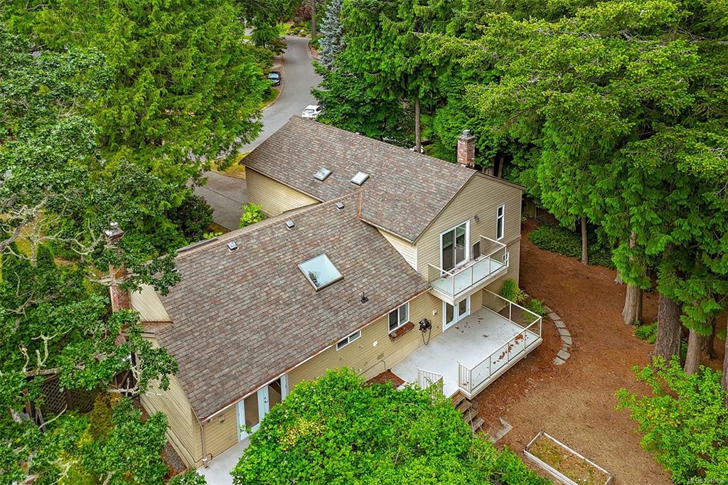 Fifth View of 1005 Kentwood Pl, Saanich, BC, V8Y 2R2