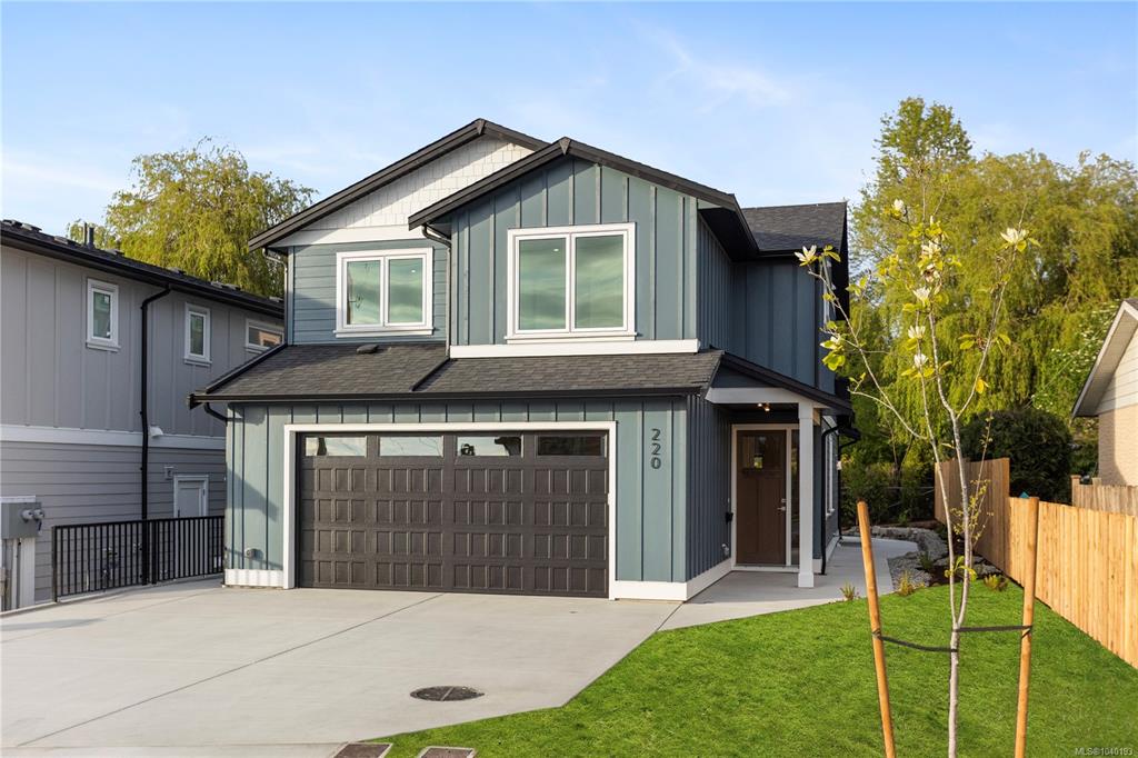 Second View of 220 Kamloops Ave, Saanich, BC, V8Z 1W5
