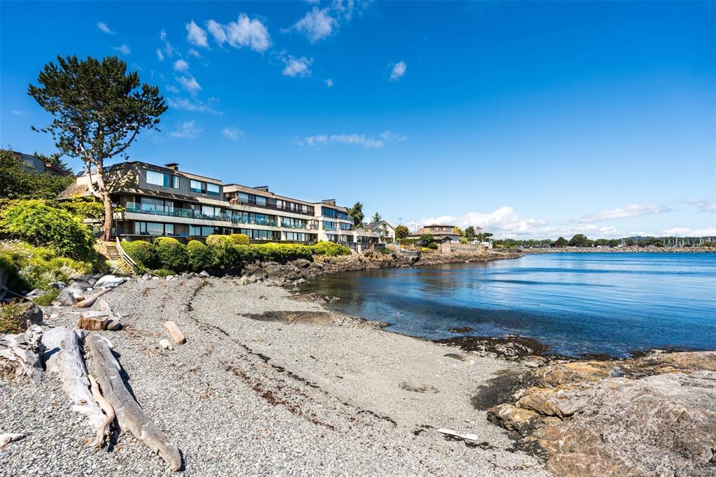 Third View of 1211 Beach Dr, Twelve Eleven, Oak Bay, BC, V8S 2N4