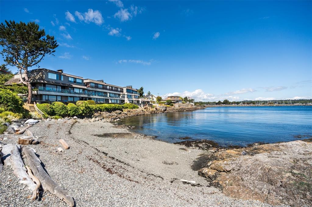Fifth View of 1211 Beach Dr, Twelve Eleven, Oak Bay, BC, V8S 2N4